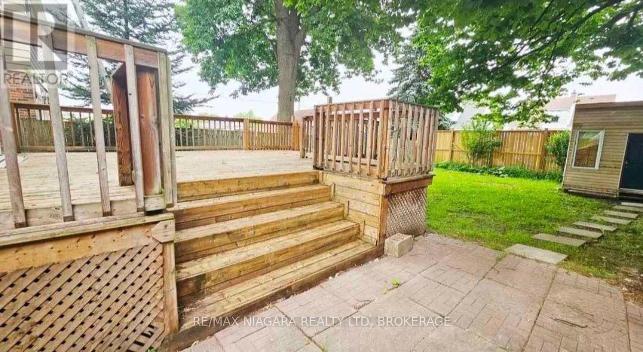 Upper - 5634 Drummond Road, Niagara Falls, Ontario  L2G 4L4 - Photo 11 - X13554790