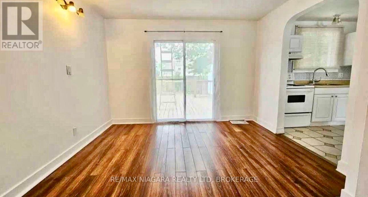 Upper - 5634 Drummond Road, Niagara Falls, Ontario  L2G 4L4 - Photo 2 - X13554790