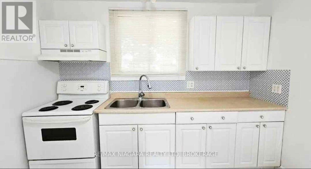 Upper - 5634 Drummond Road, Niagara Falls, Ontario  L2G 4L4 - Photo 3 - X13554790