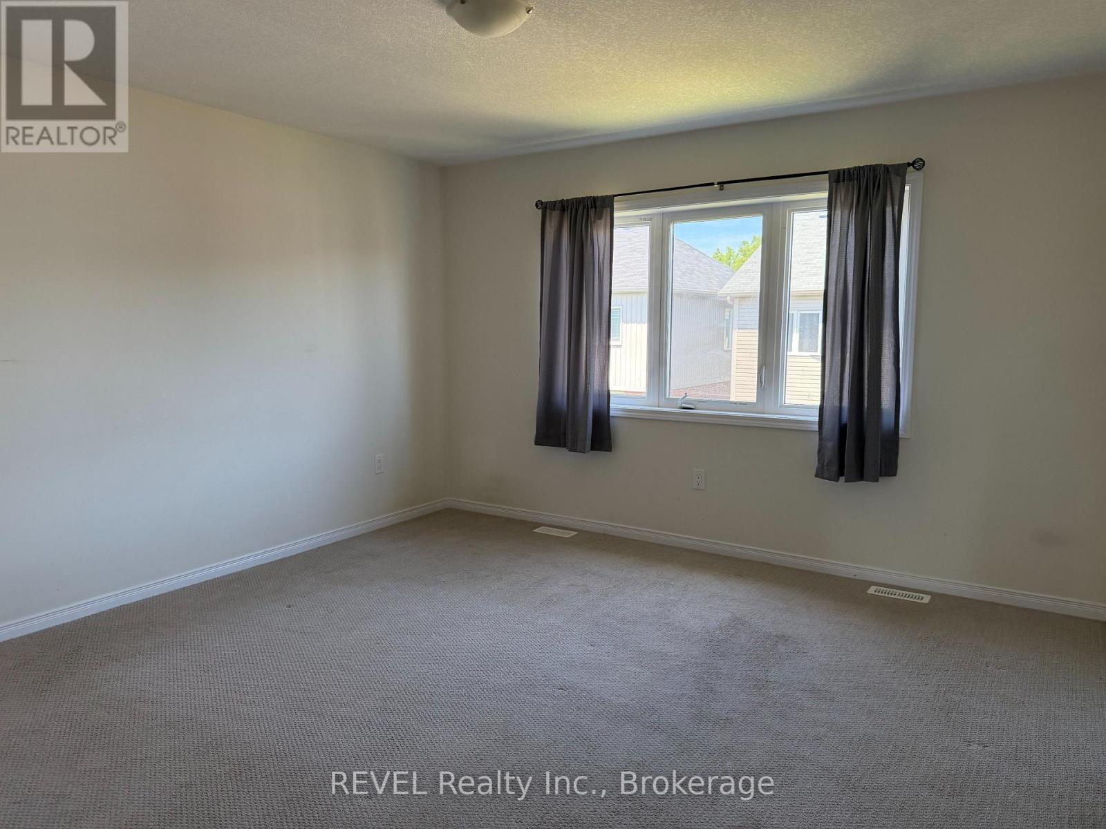 8761 Sourgum Avenue, Niagara Falls, Ontario  L2H 3S3 - Photo 17 - X13554814