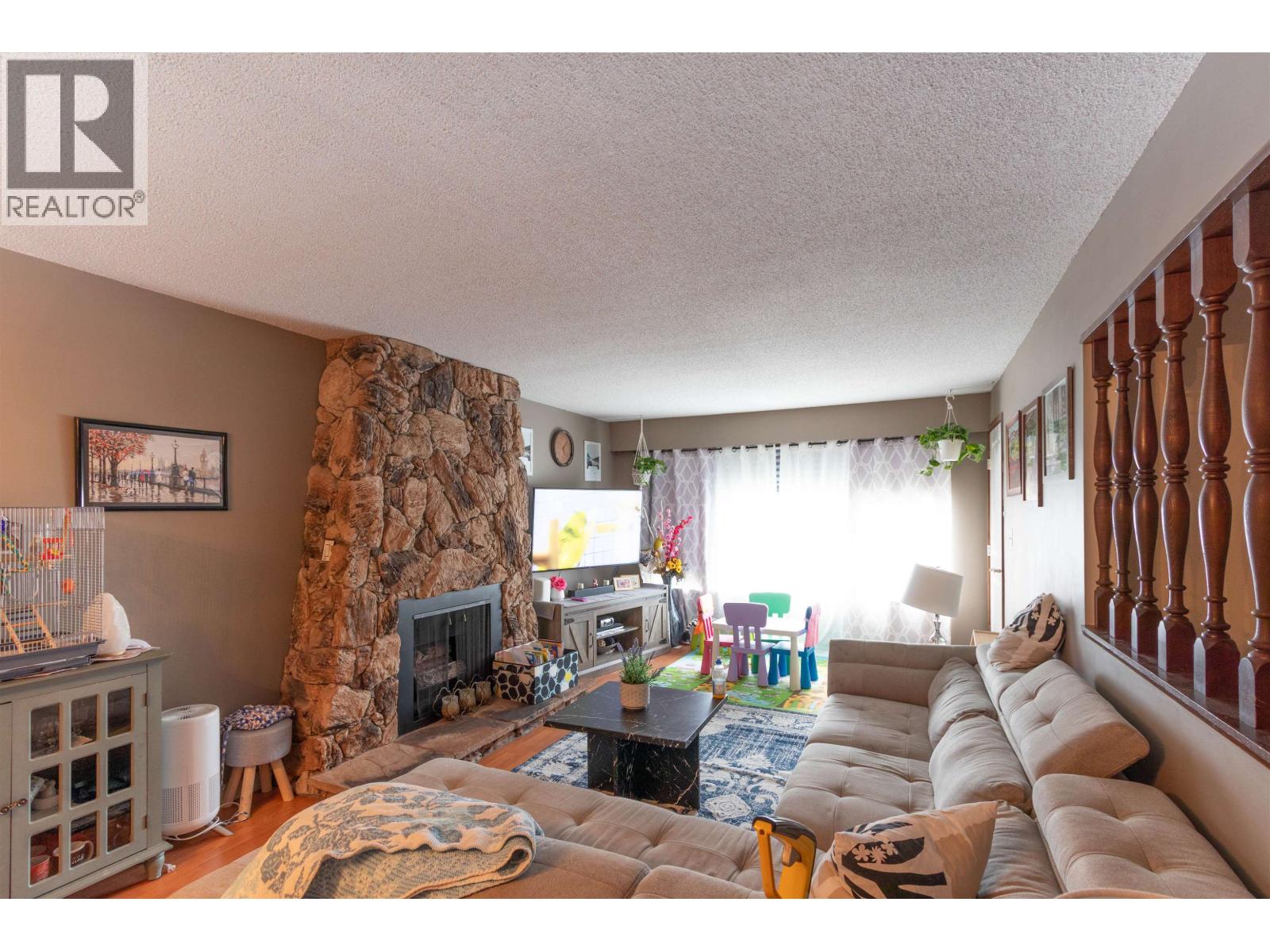 2228 King Albert Avenue, Coquitlam, British Columbia  V3J 1Z5 - Photo 8 - R3145385