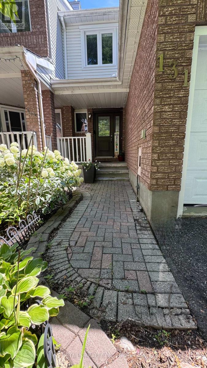 131 MARKLAND CRESCENT, Ottawa, Ontario