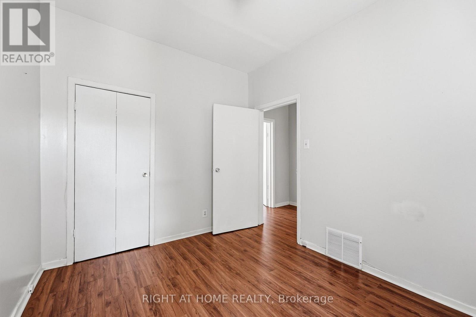 7 Andrews Avenue, Toronto, Ontario  M6J 1S2 - Photo 14 - C13554836