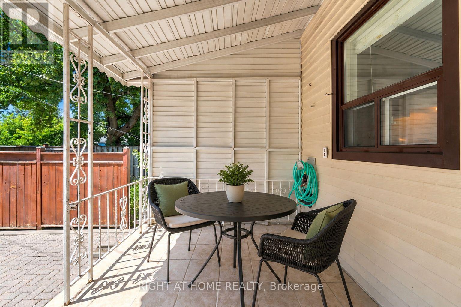 7 Andrews Avenue, Toronto, Ontario  M6J 1S2 - Photo 21 - C13554836