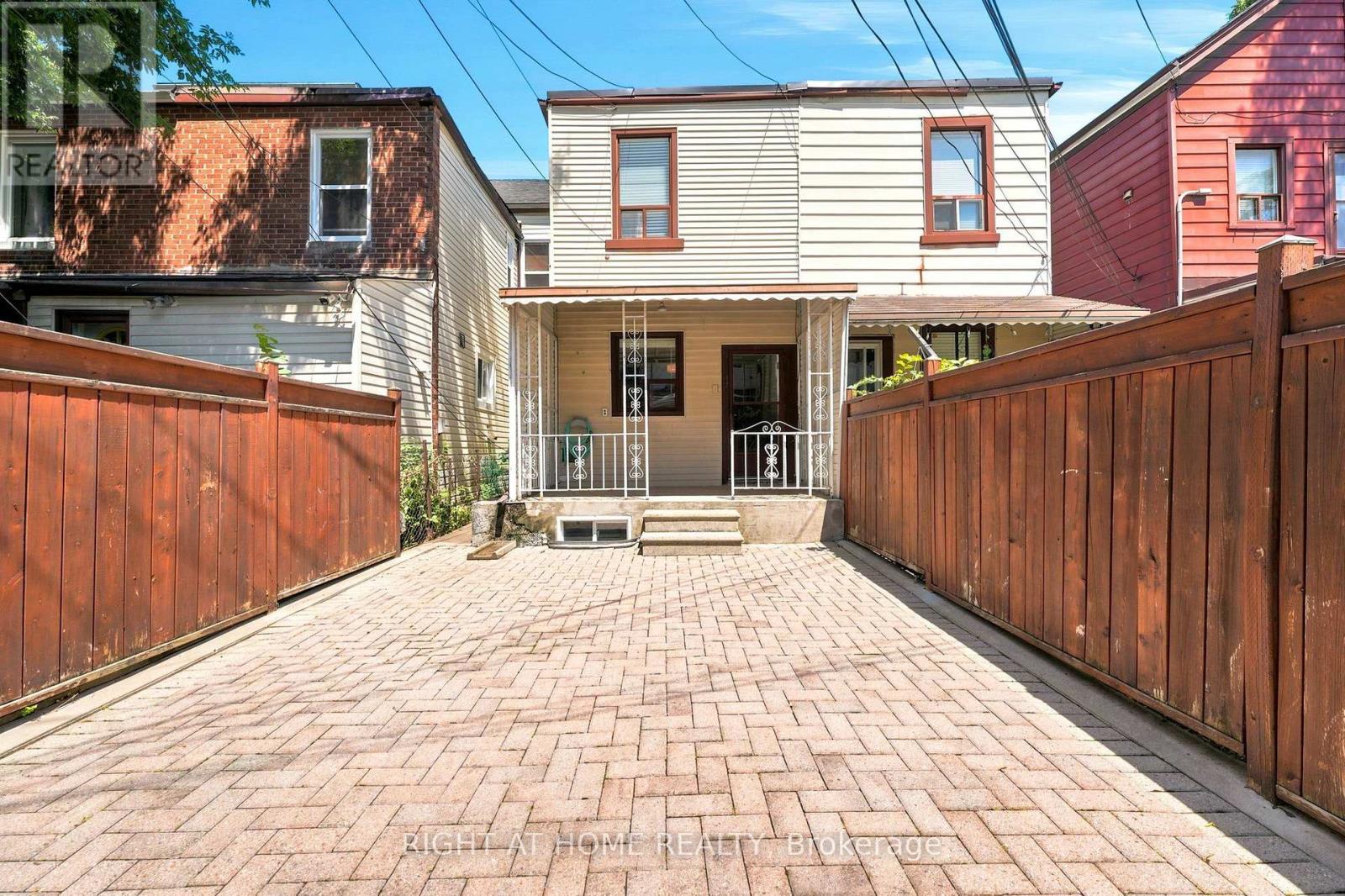 7 Andrews Avenue, Toronto, Ontario  M6J 1S2 - Photo 24 - C13554836