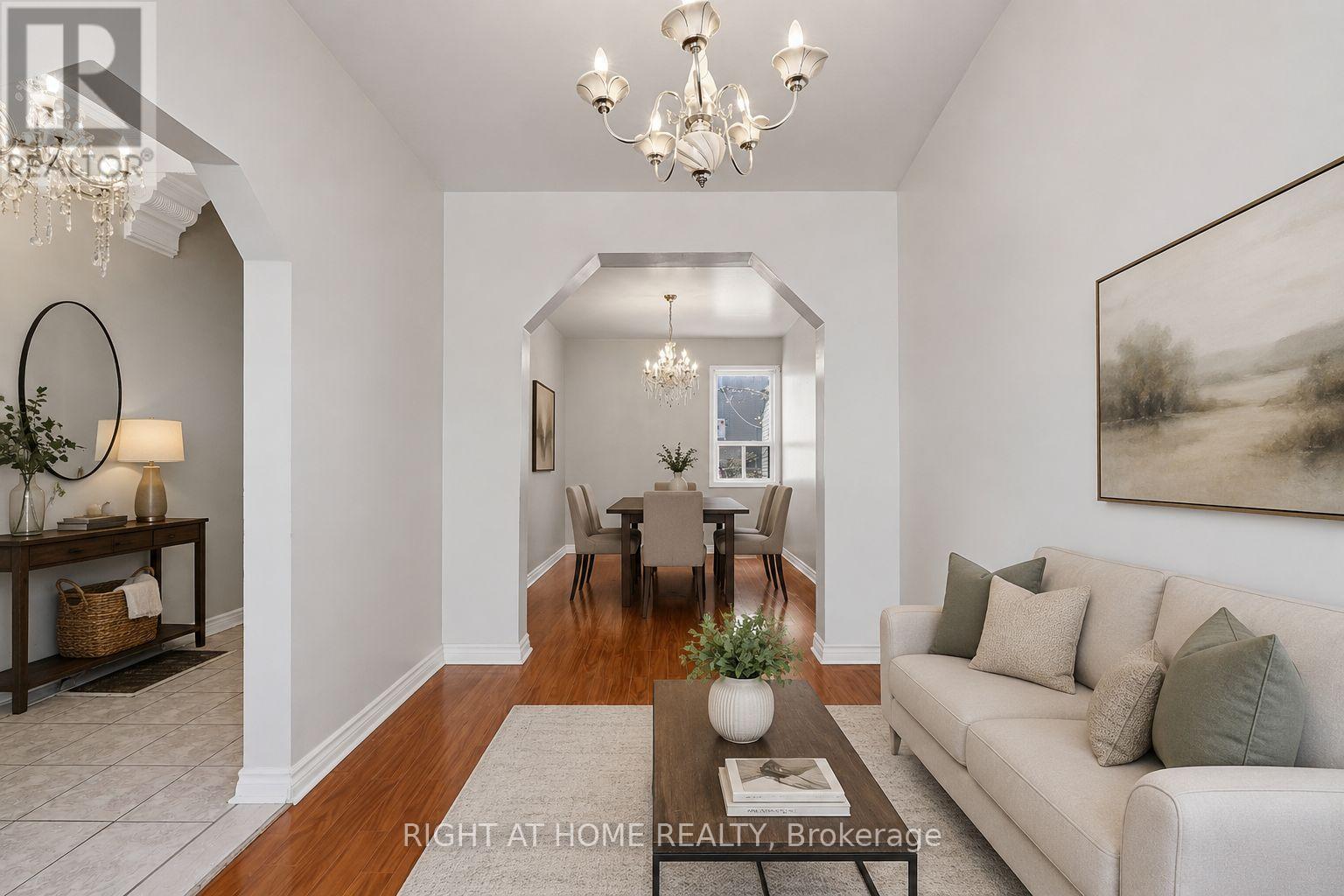 7 Andrews Avenue, Toronto, Ontario  M6J 1S2 - Photo 4 - C13554836
