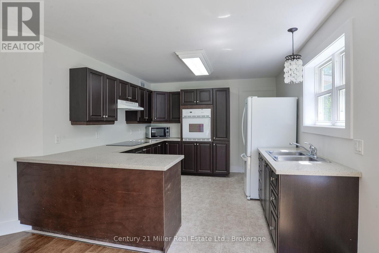 1028 Medora Lake Road, Muskoka Lakes, Ontario  P0B 1J0 - Photo 12 - X13554866