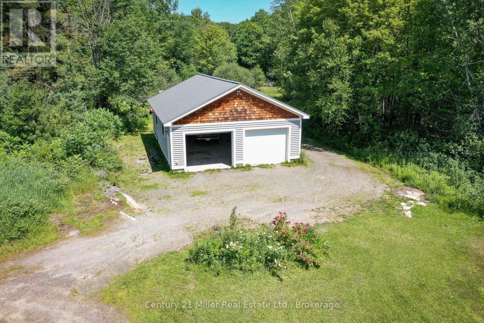 1028 Medora Lake Road, Muskoka Lakes, Ontario  P0B 1J0 - Photo 4 - X13554866