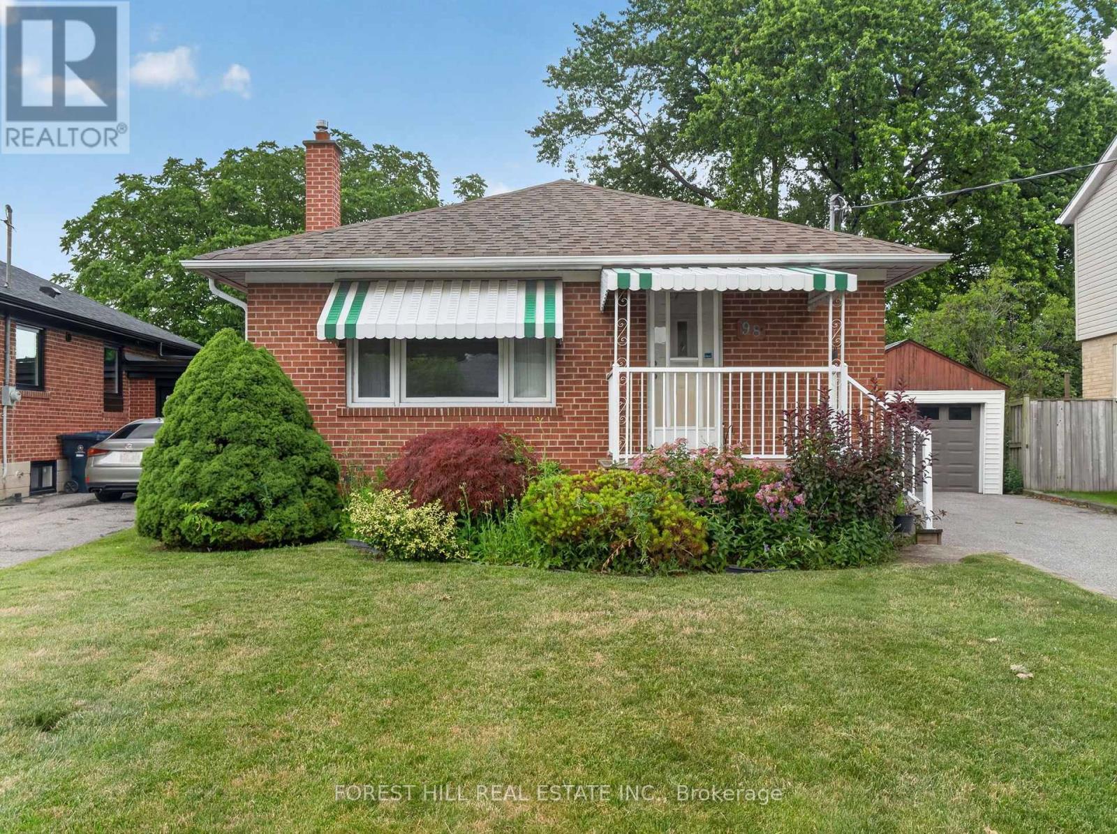 98 MARCHINGTON CIRCLE, Toronto, Ontario