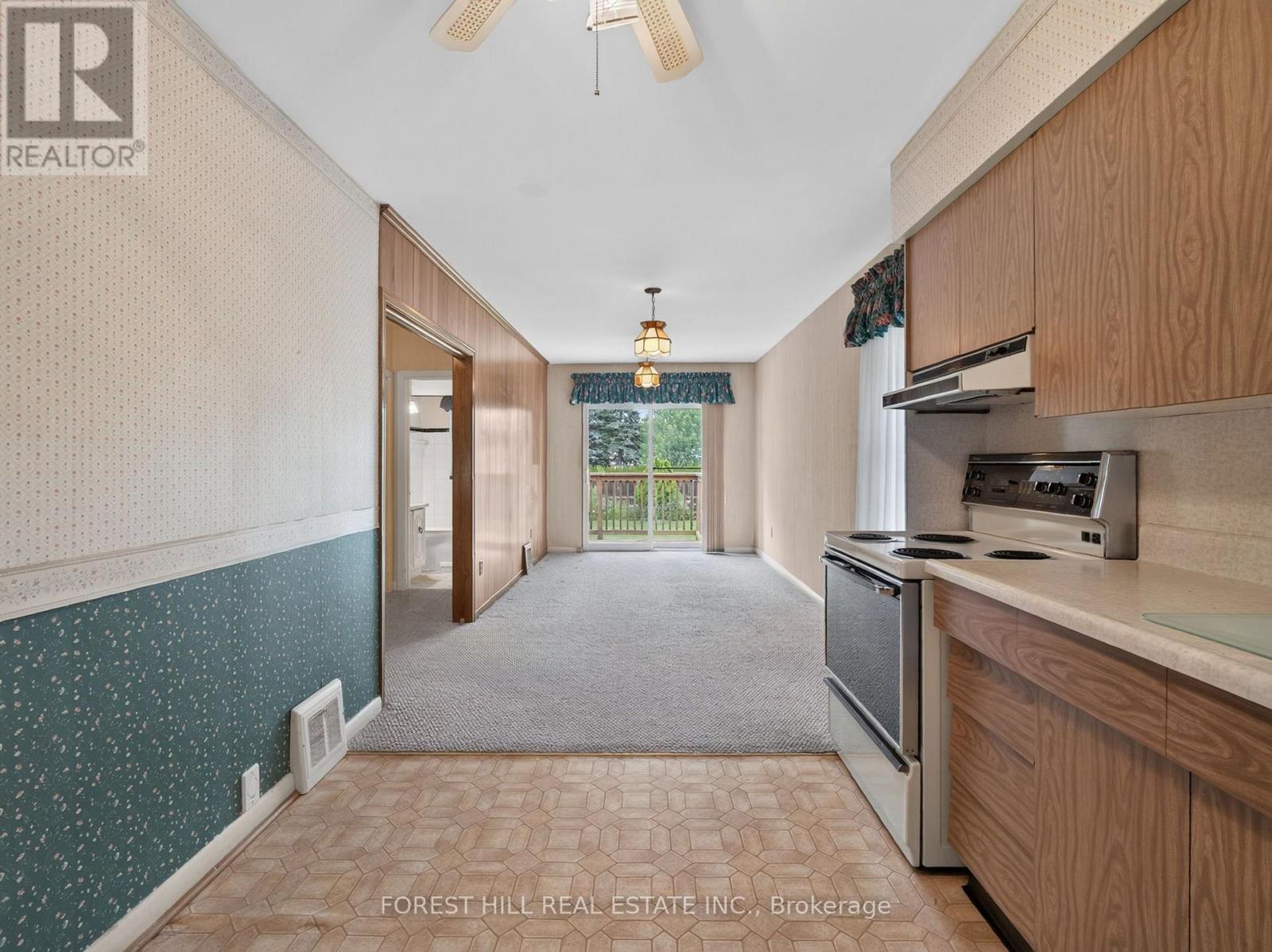 98 Marchington Circle, Toronto, Ontario  M1R 3M7 - Photo 4 - E13554906