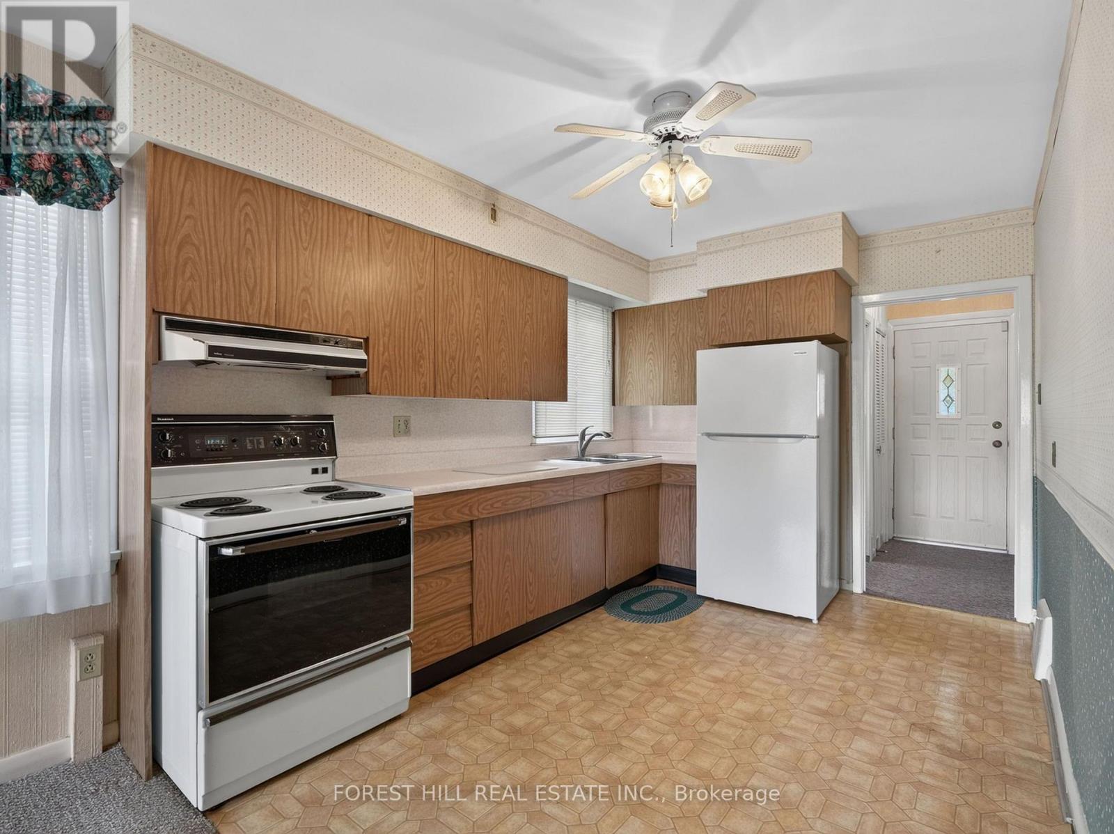 98 Marchington Circle, Toronto, Ontario  M1R 3M7 - Photo 5 - E13554906
