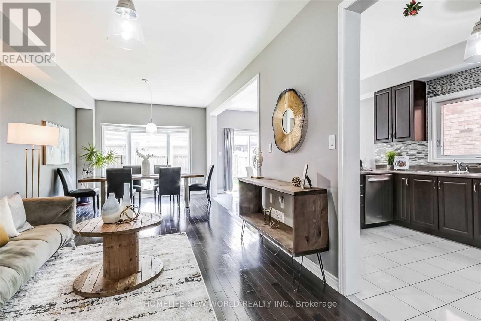 47 Naylor Drive, Bradford West Gwillimbury, Ontario  L3Z 0J8 - Photo 10 - N13554838