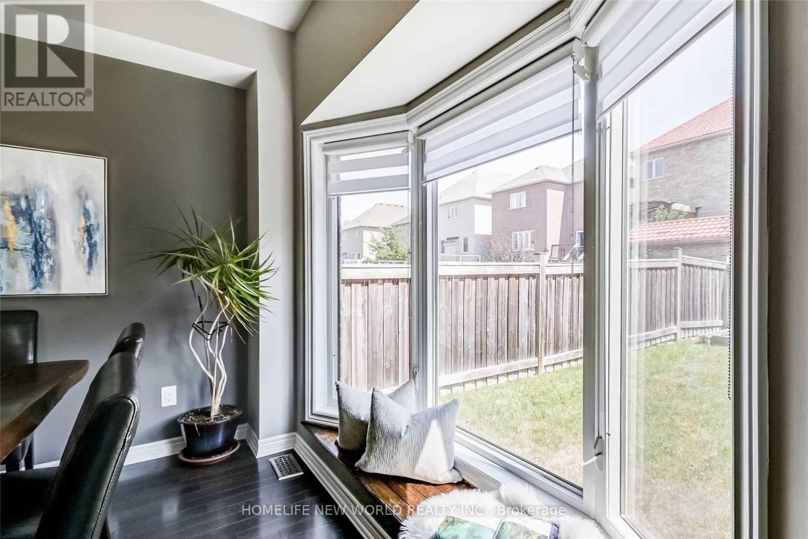 47 Naylor Drive, Bradford West Gwillimbury, Ontario  L3Z 0J8 - Photo 14 - N13554838