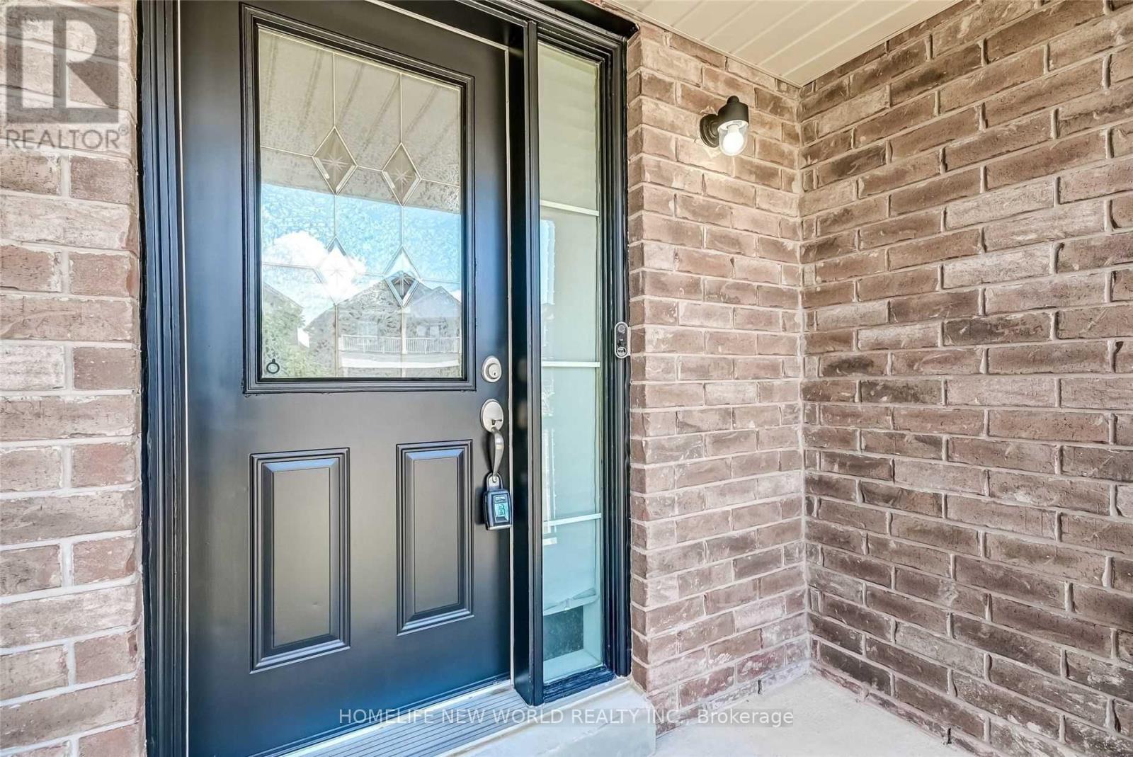 47 Naylor Drive, Bradford West Gwillimbury, Ontario  L3Z 0J8 - Photo 2 - N13554838