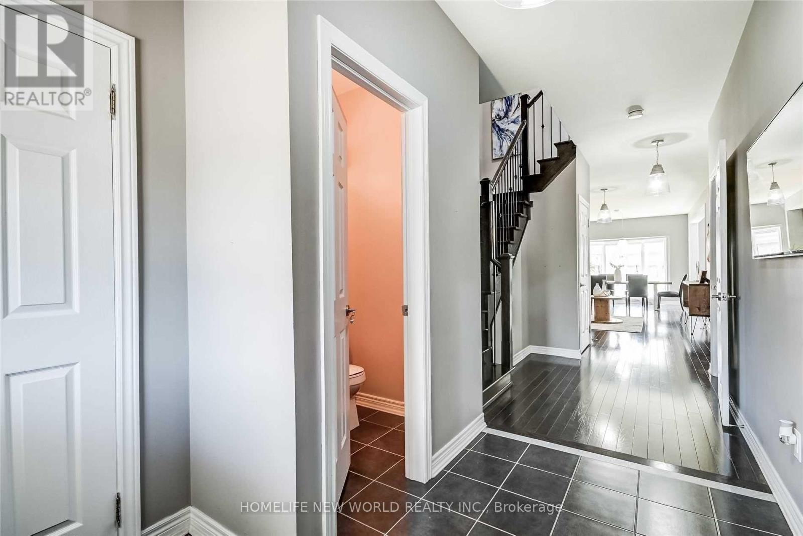 47 Naylor Drive, Bradford West Gwillimbury, Ontario  L3Z 0J8 - Photo 5 - N13554838