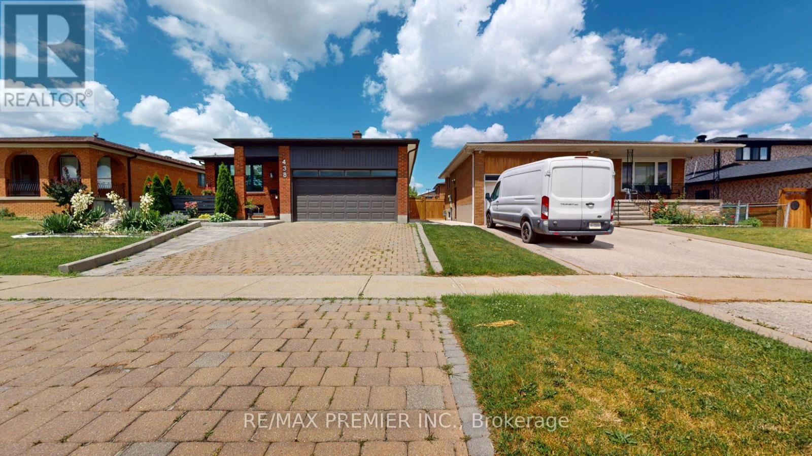 438 WOODBRIDGE AVENUE, Vaughan, Ontario