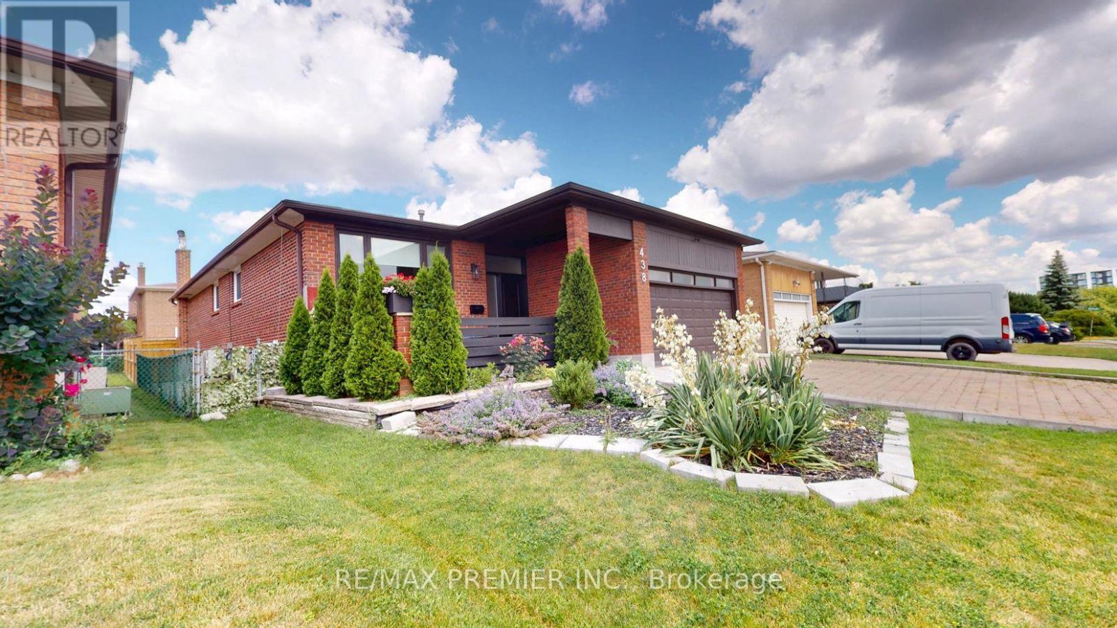 438 Woodbridge Avenue, Vaughan, Ontario  L4L 2T4 - Photo 3 - N13554860