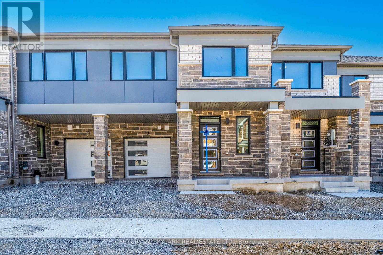 13 VINEWOOD CRESCENT, Barrie, Ontario