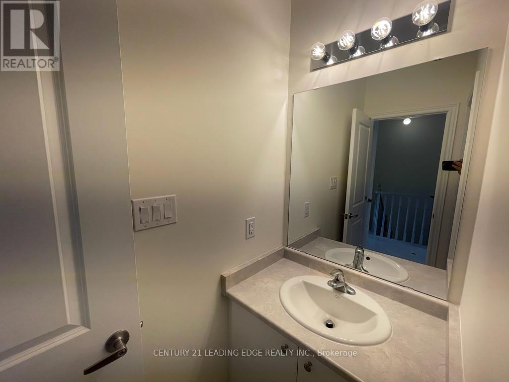10 O'reilly Street, Whitby, Ontario  L1P 0N7 - Photo 18 - E13498000