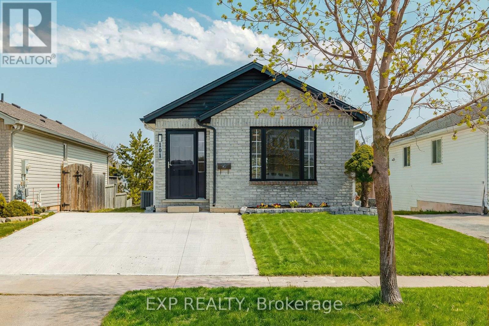 101 ANASTASIA CRESCENT, Brantford, Ontario