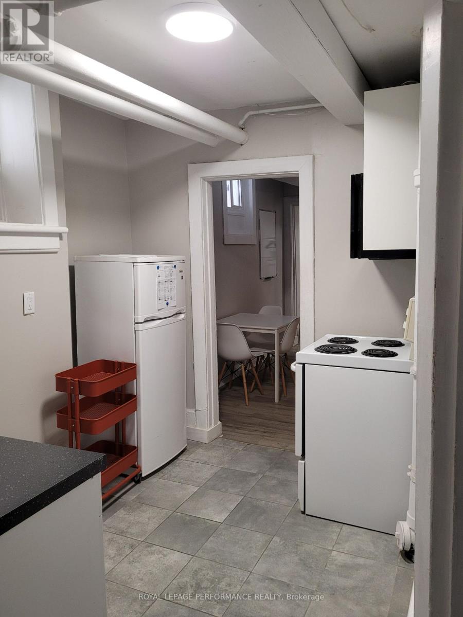 721 B Cooper Street, Ottawa, Ontario  K1R 5J5 - Photo 12 - X13554954