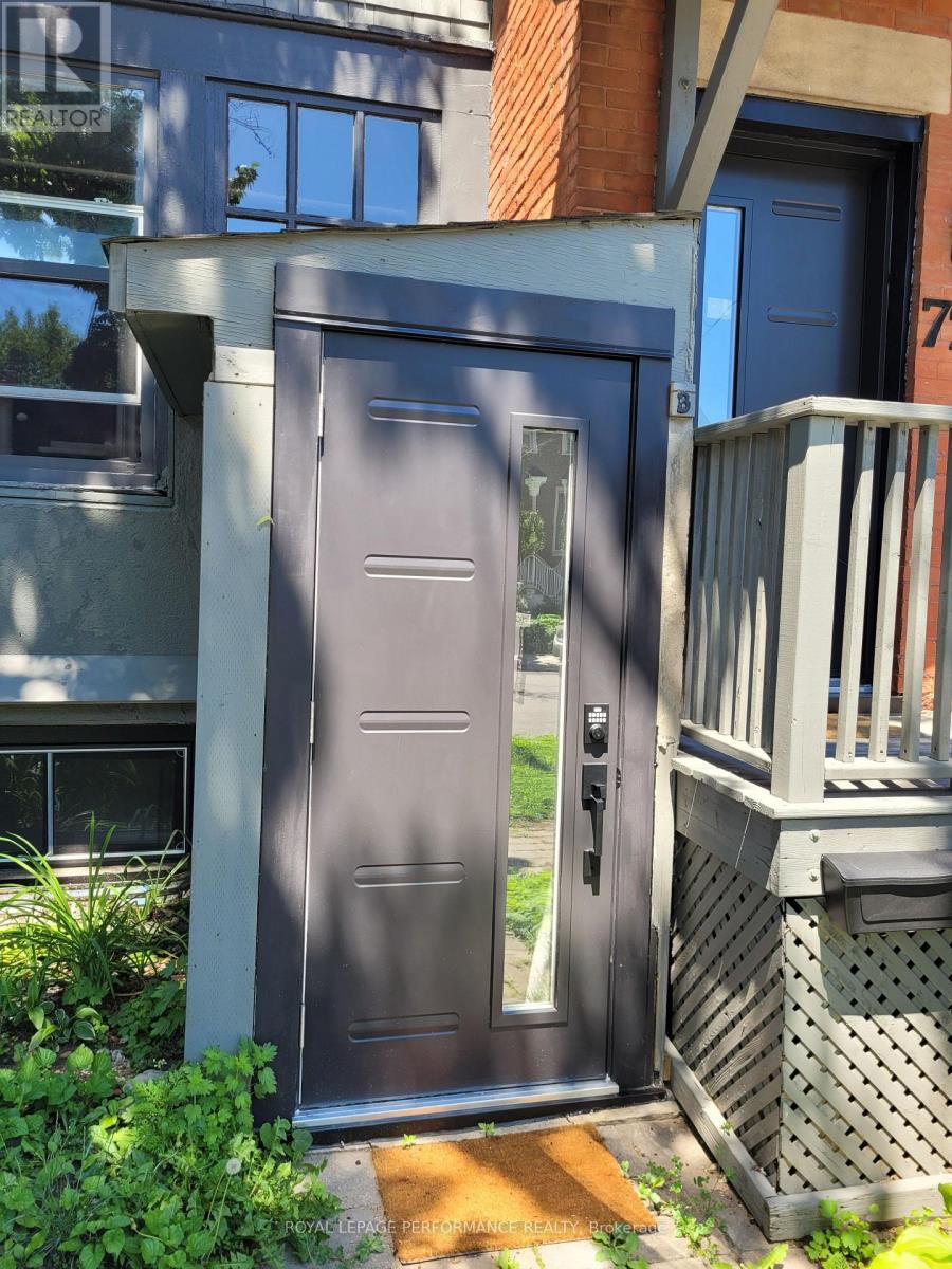 721 B Cooper Street, Ottawa, Ontario  K1R 5J5 - Photo 3 - X13554954