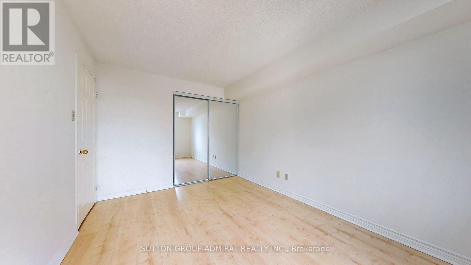 2001 - 736 Bay Street, Toronto, Ontario  M5G 2M4 - Photo 6 - C13554916