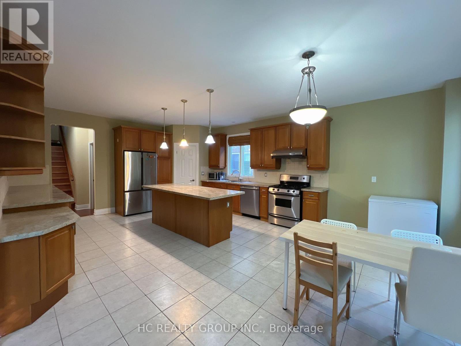 73 Burndenford Crescent, Markham, Ontario  L3P 7S9 - Photo 3 - N13554958