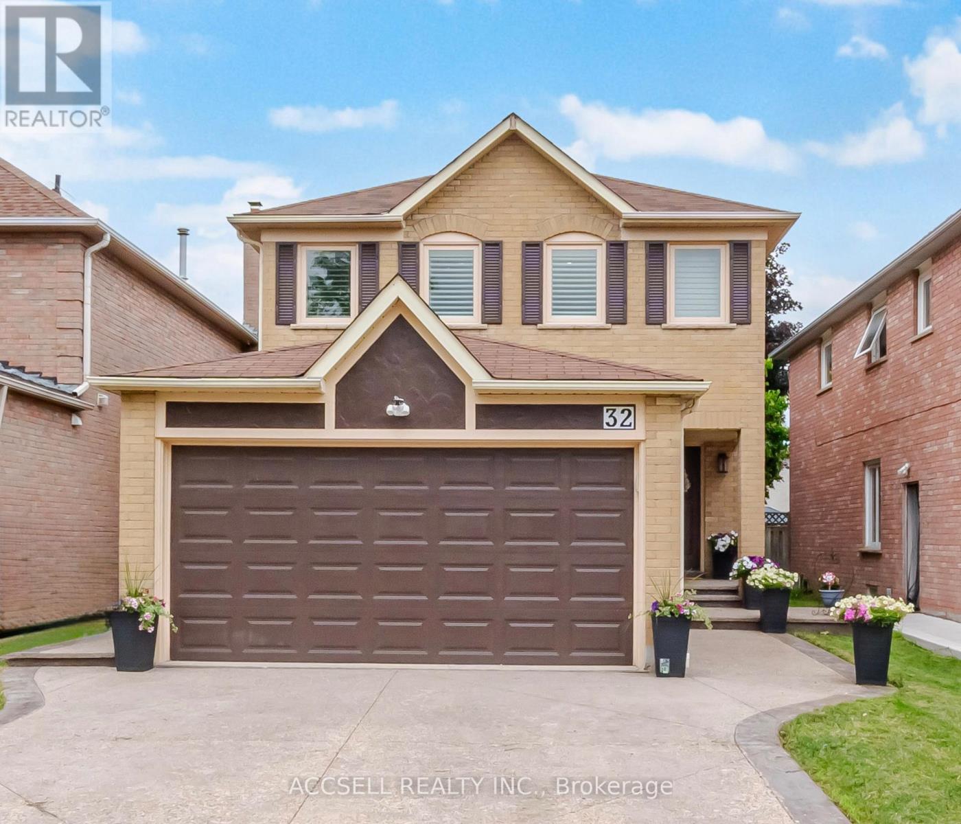 32 NILES COURT, Brampton, Ontario