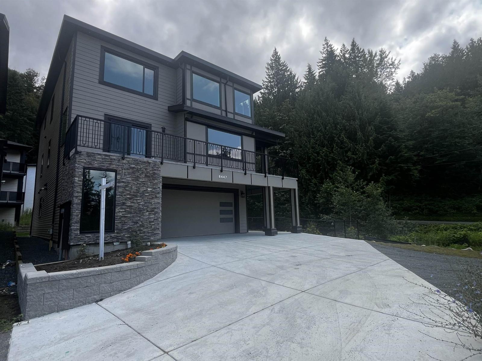 8447 Forest Gate Drive, Eastern Hillsides, Chilliwack, British Columbia  V4Z 0C7 - Photo 2 - R3144070
