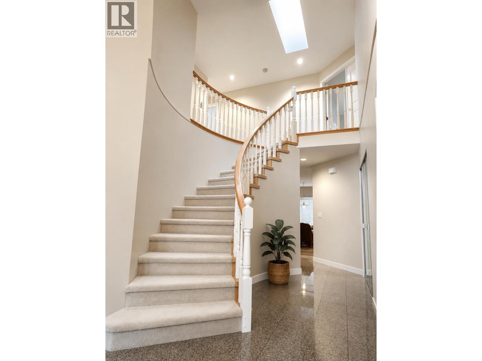 2157 Drawbridge Close, Port Coquitlam, British Columbia  V3C 6H8 - Photo 2 - R3145149