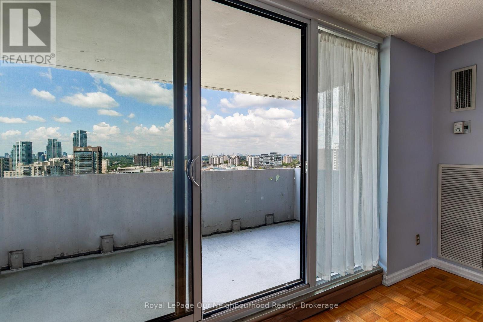 2203 - 1900 Sheppard Avenue E, Toronto, Ontario  M2J 4T4 - Photo 10 - C13555024