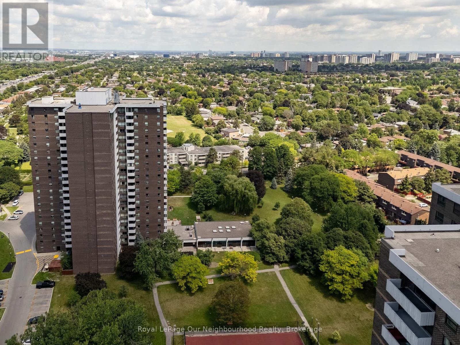 2203 - 1900 Sheppard Avenue E, Toronto, Ontario  M2J 4T4 - Photo 2 - C13555024