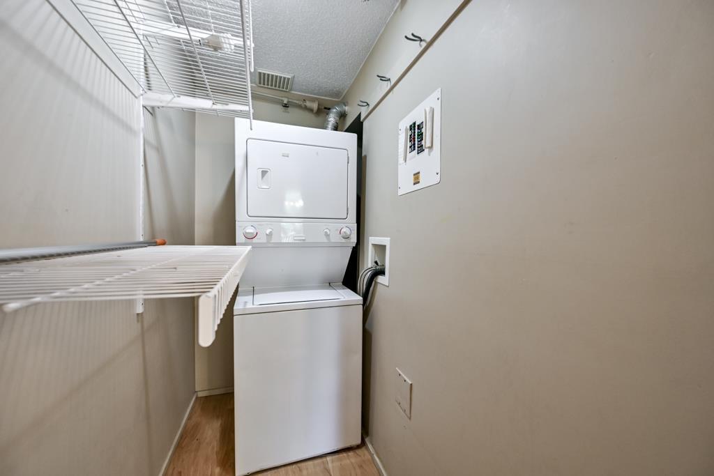 10509 Holly Park Lane Lane, Surrey, British Columbia  V3R 6X8 - Photo 25 - R3145408