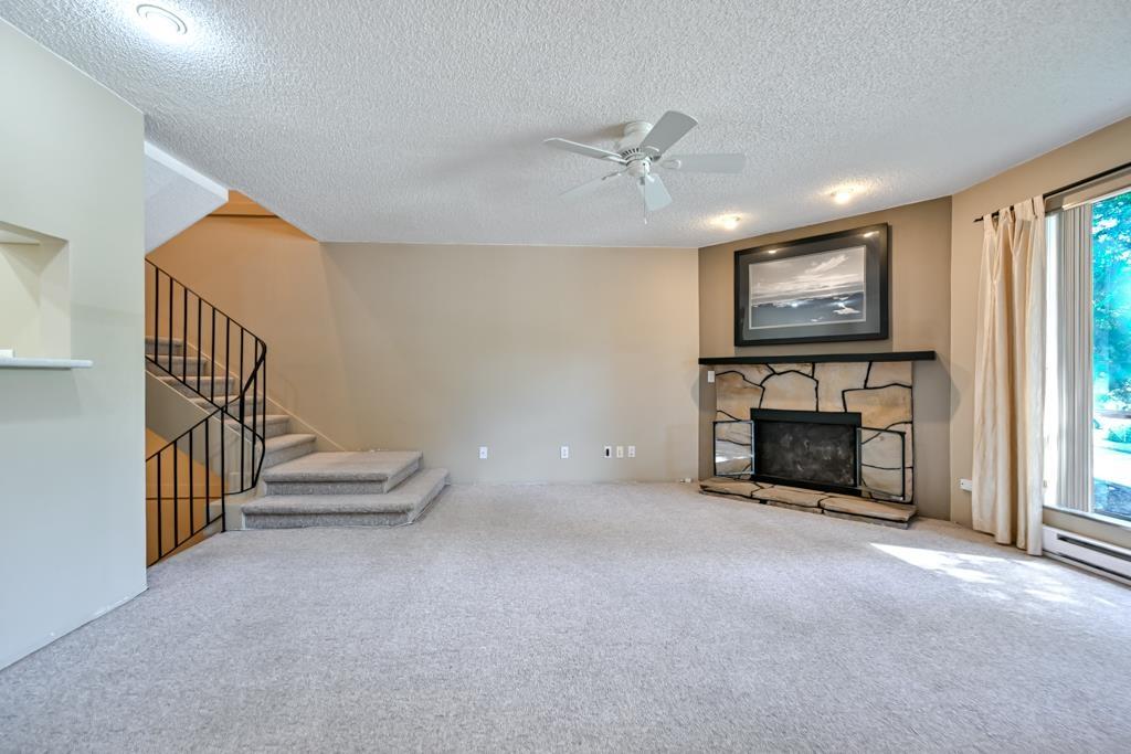 10509 Holly Park Lane Lane, Surrey, British Columbia  V3R 6X8 - Photo 3 - R3145408