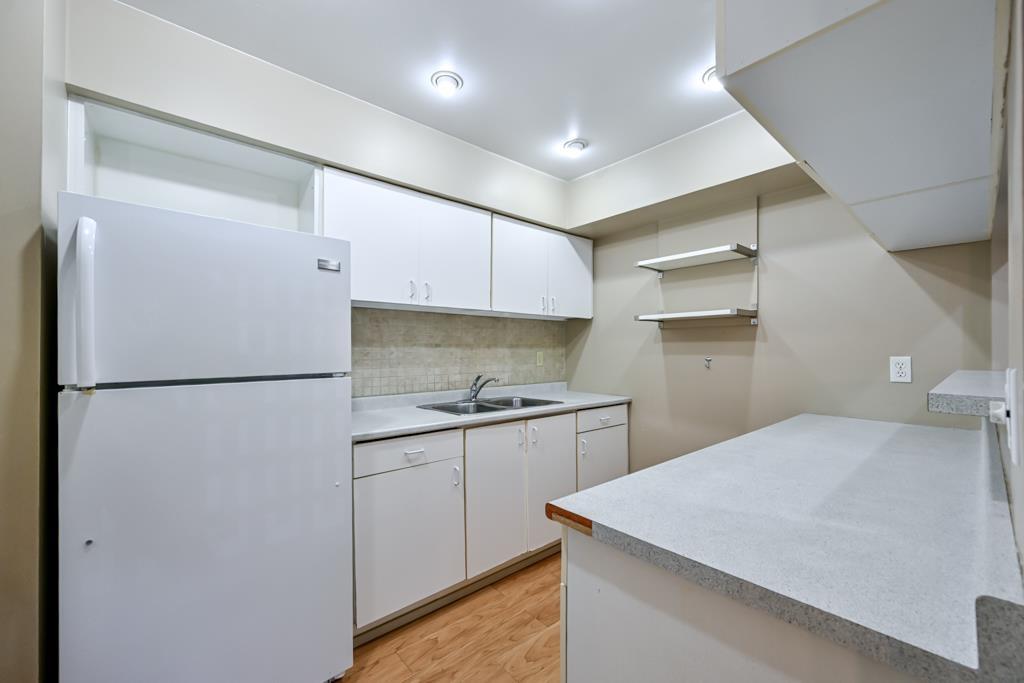 10509 Holly Park Lane Lane, Surrey, British Columbia  V3R 6X8 - Photo 9 - R3145408