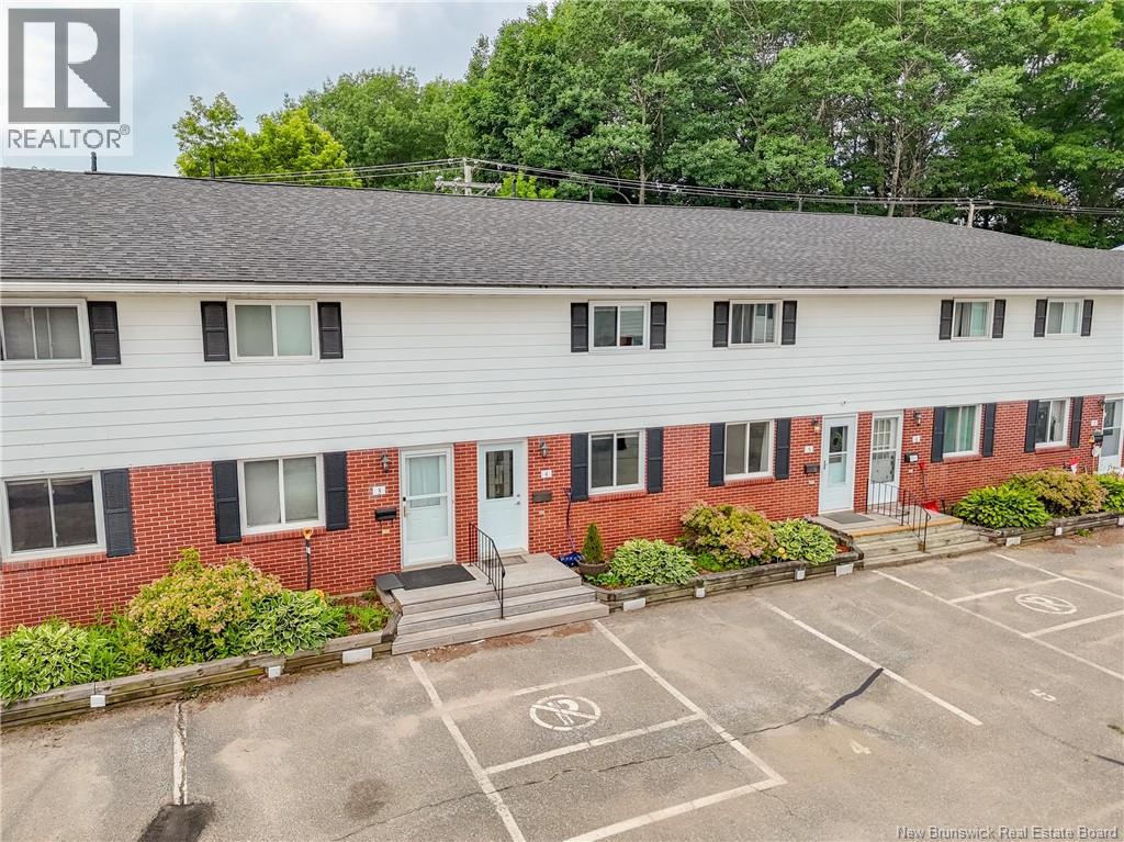 <h3>$219,000</h3><p>60 Colwell Drive Unit# 4, Fredericton, New Brunswick</p>