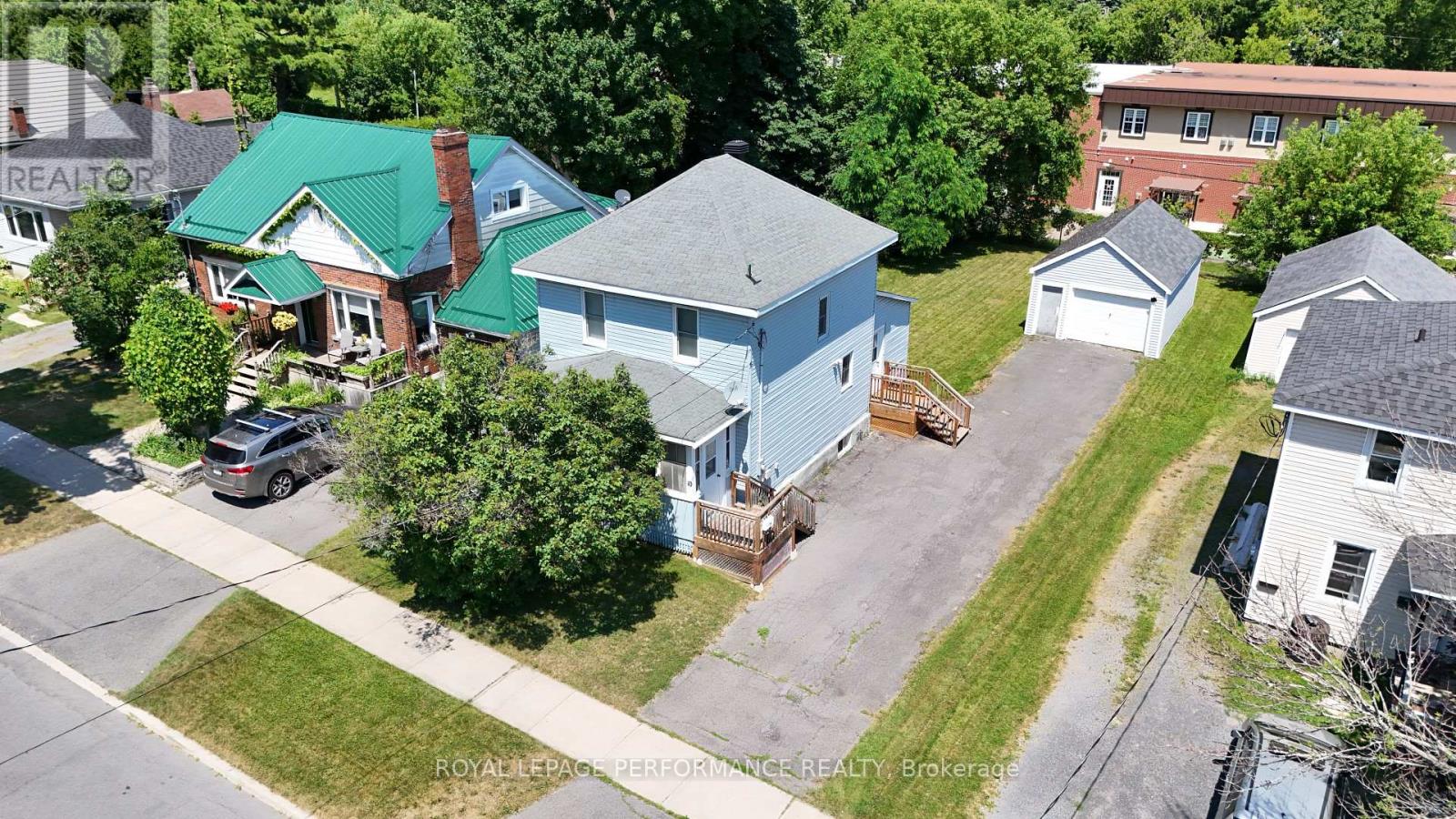 10 Dunbar Avenue, Cornwall, Ontario K6H 5M7 - Photo 2 - X13555046