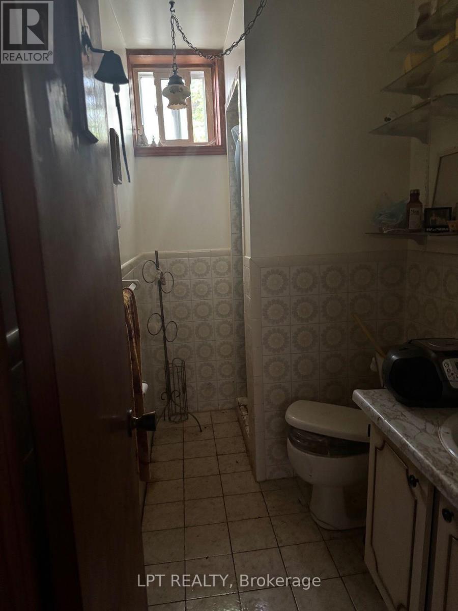43 Sunset Avenue, Toronto, Ontario  M8W 3Z5 - Photo 9 - W13551334