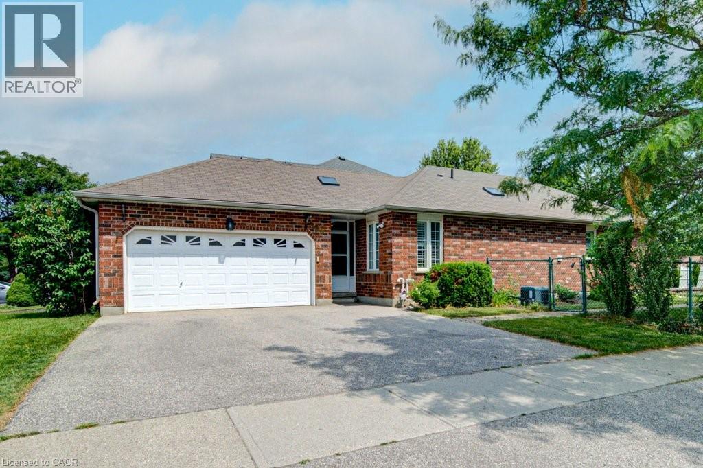 330 Lake Louise Boulevard, Waterloo, Ontario  N2V 2H4 - Photo 1 - 40847395