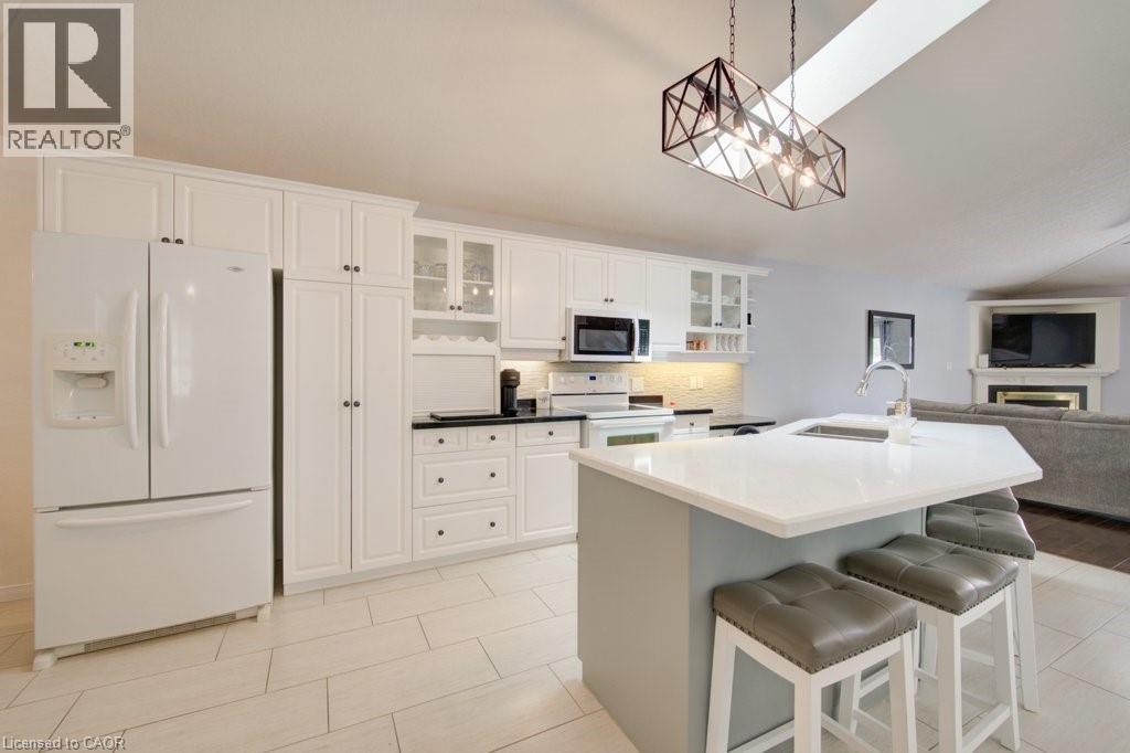 330 Lake Louise Boulevard, Waterloo, Ontario  N2V 2H4 - Photo 12 - 40847395