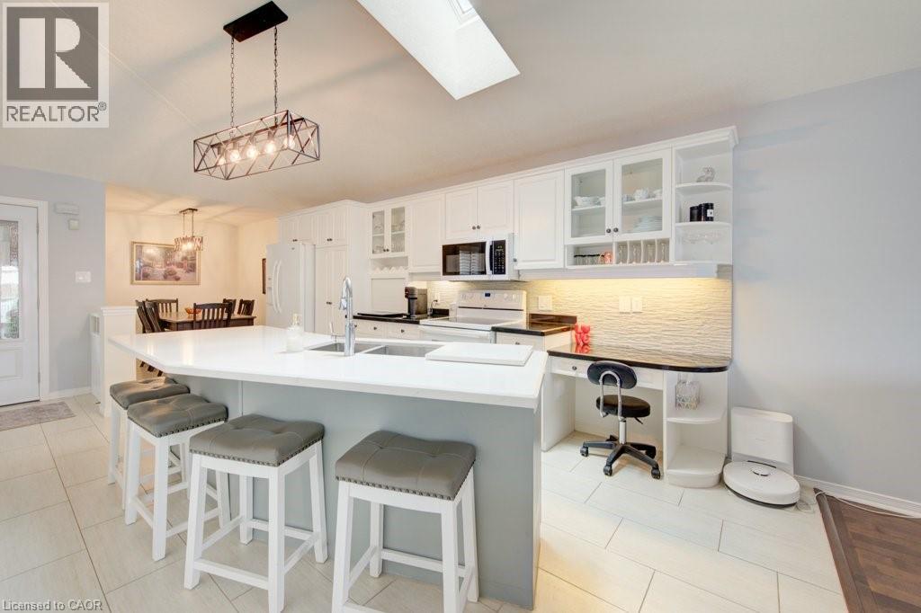 330 Lake Louise Boulevard, Waterloo, Ontario  N2V 2H4 - Photo 13 - 40847395