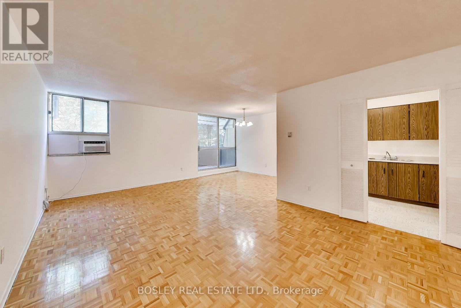 302 - 6 Crescent Town Road, Toronto, Ontario  M4C 5L3 - Photo 6 - E13555038