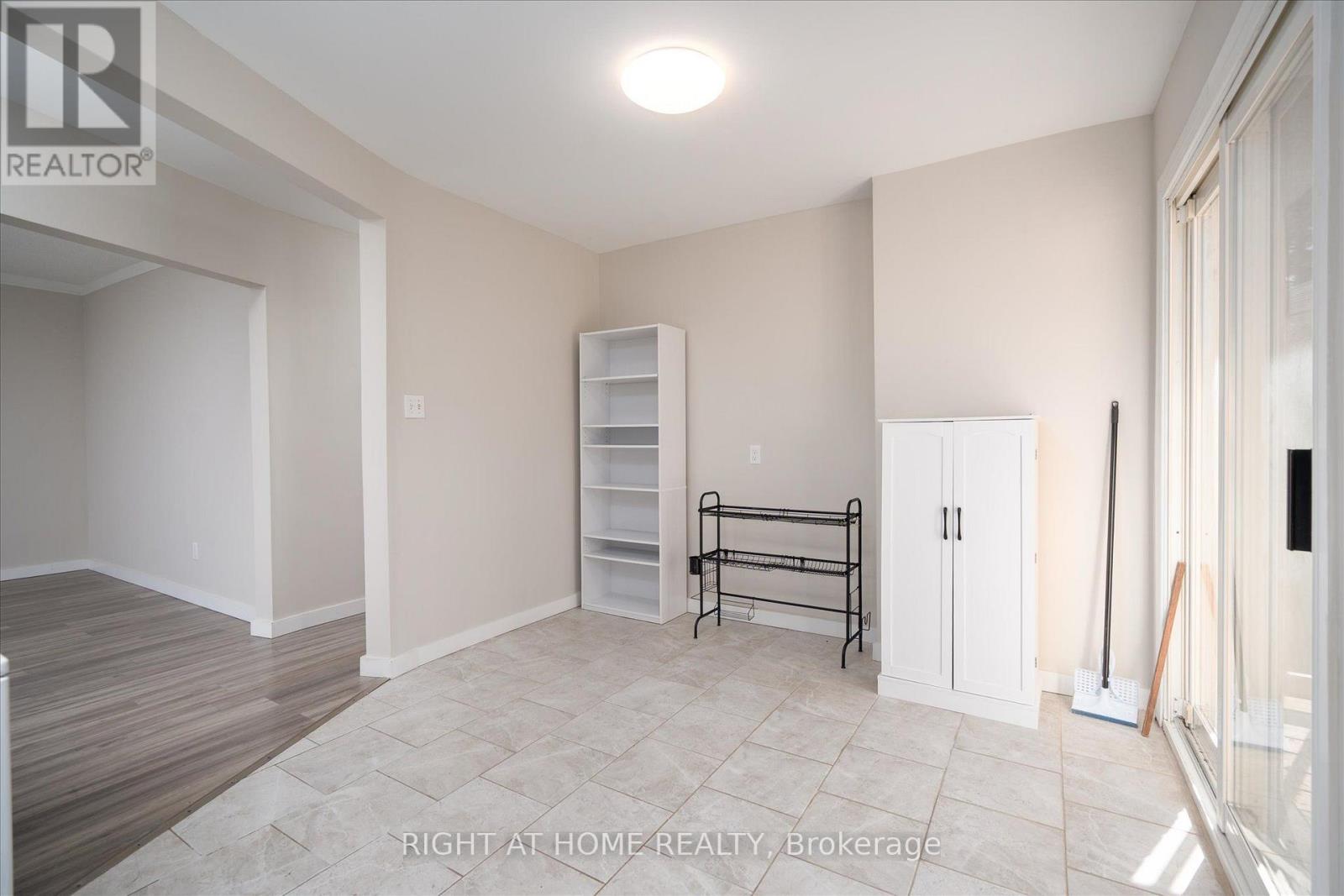 904 Walnut Court, Oshawa, Ontario  L1H 2H9 - Photo 10 - E13555072