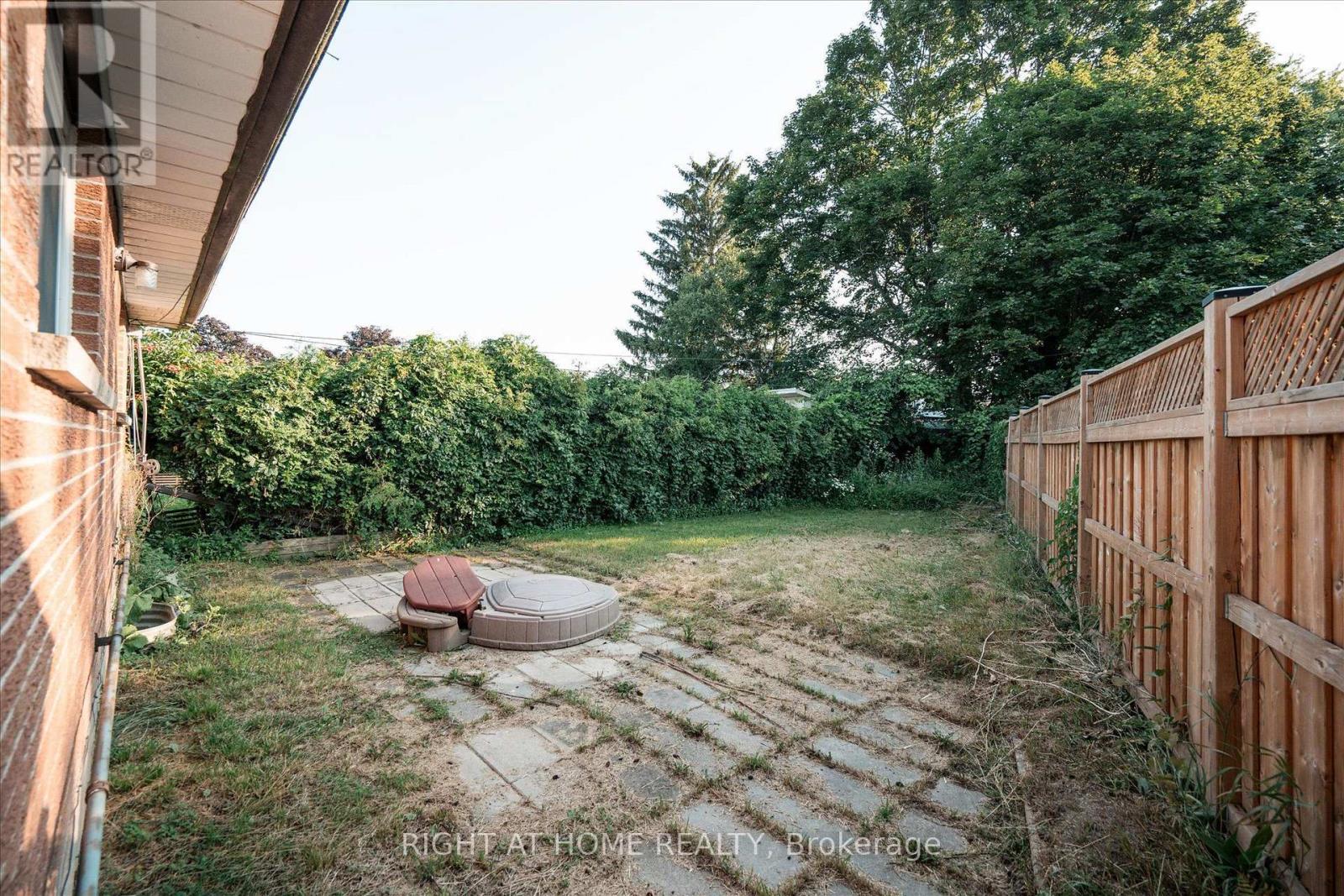 904 Walnut Court, Oshawa, Ontario  L1H 2H9 - Photo 16 - E13555072