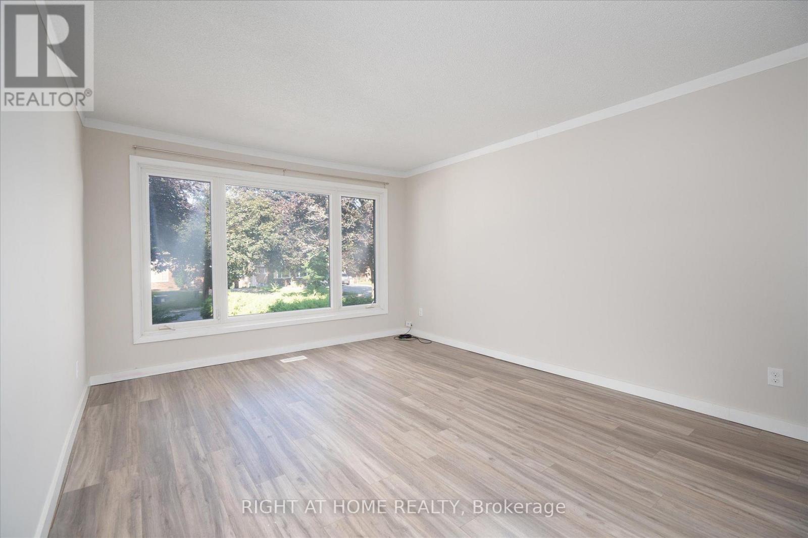 904 Walnut Court, Oshawa, Ontario  L1H 2H9 - Photo 6 - E13555072