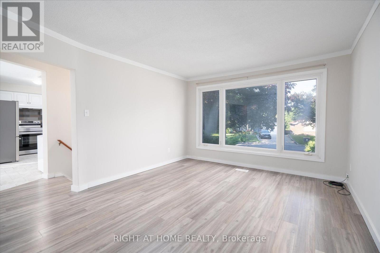 904 Walnut Court, Oshawa, Ontario  L1H 2H9 - Photo 7 - E13555072