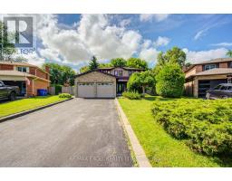104 LAMBETH COURT, Newmarket, Ontario