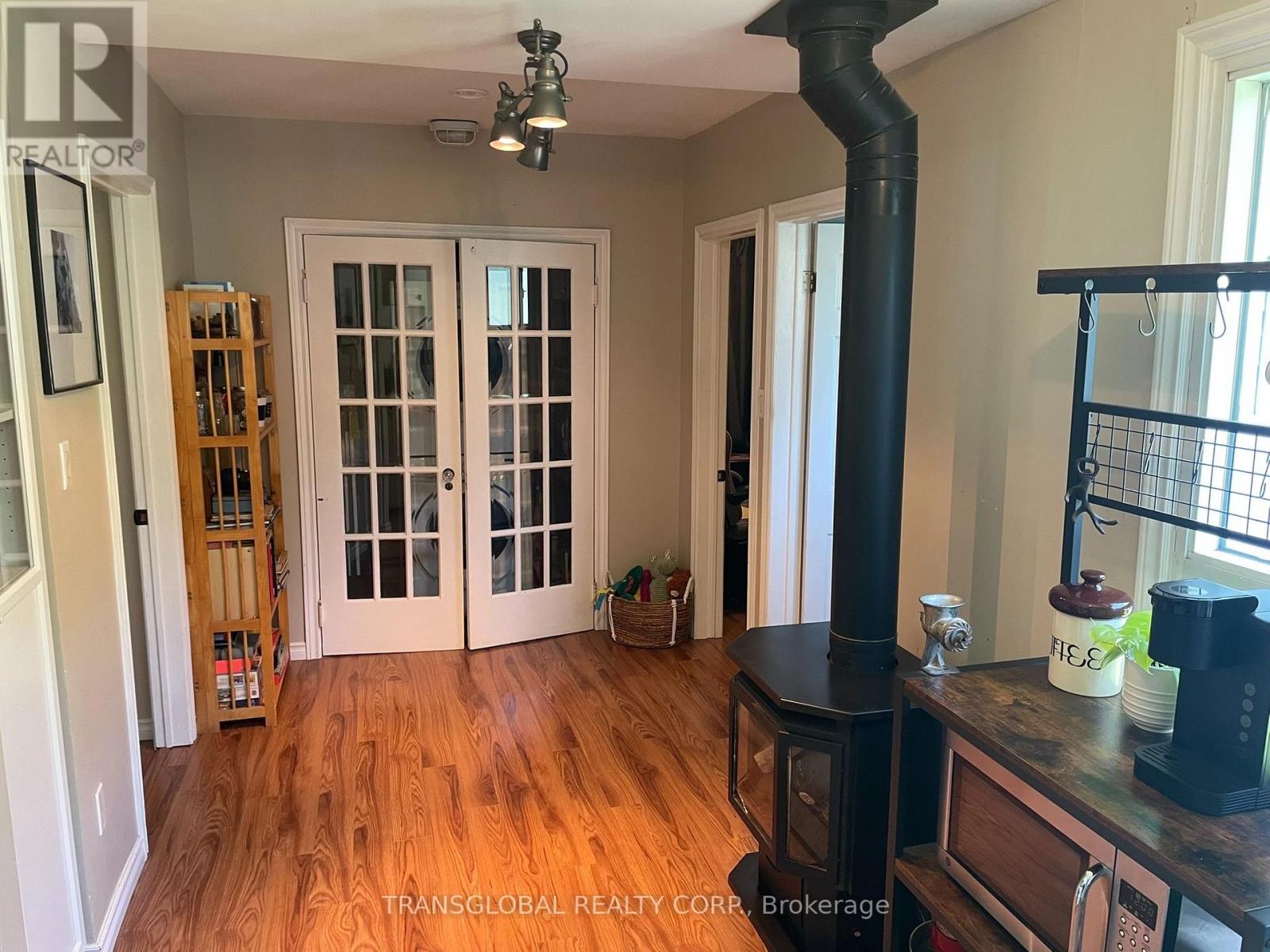 1014 Barton Avenue, Georgina, Ontario  L4P 3E9 - Photo 7 - N13555036