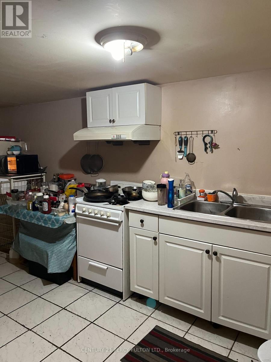 Bsmt - 746 Lansdowne Avenue, Toronto, Ontario  M6H 3Y8 - Photo 13 - W13555014